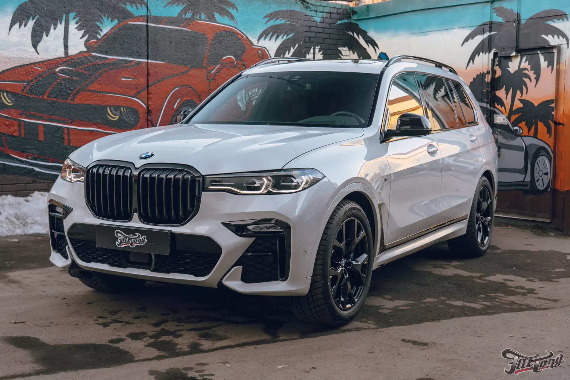 BMW X7. Оклейка в матовый полиуретан. Детейлинг